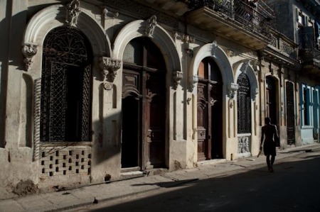 à La Havane, les façades sont belles ( ! légende impactante ! )